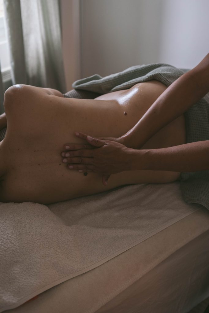 Massage du dos femme enceinte Bayonne Anglet Biarritz